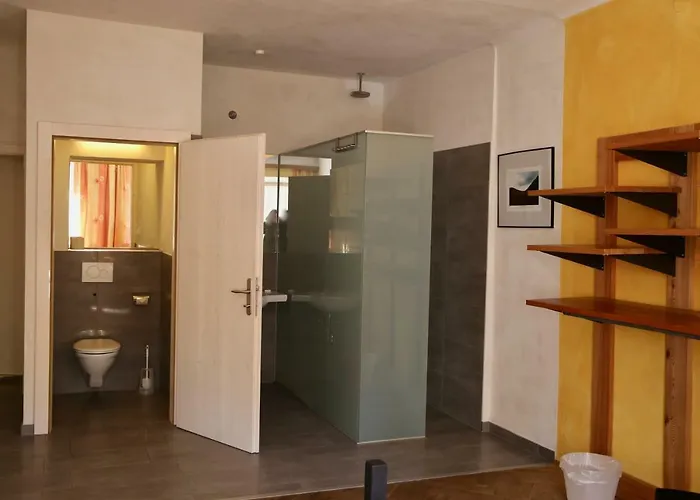 Schwarzer Adler فندق