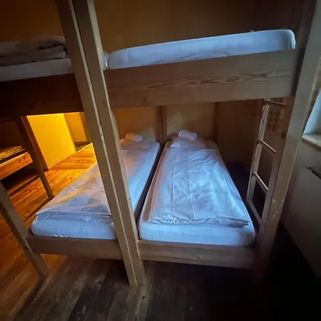 Hotel Schwarzer Adler 2*