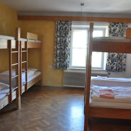 Schwarzer Adler Sillian