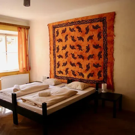 Schwarzer Adler Otel 2*